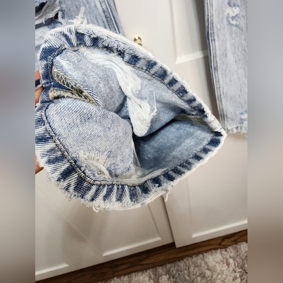 90's Straight Leg Distressed Jean - Picture 2 of 4